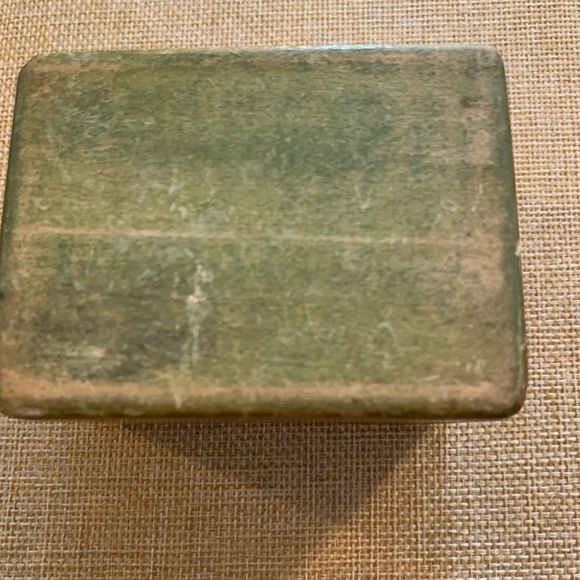 Antique Russian trinket box. Hand carved and painted. - Picture 6 of 10